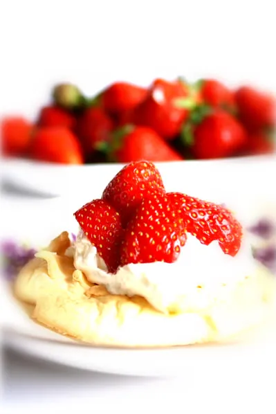 Pavlova s jagodama