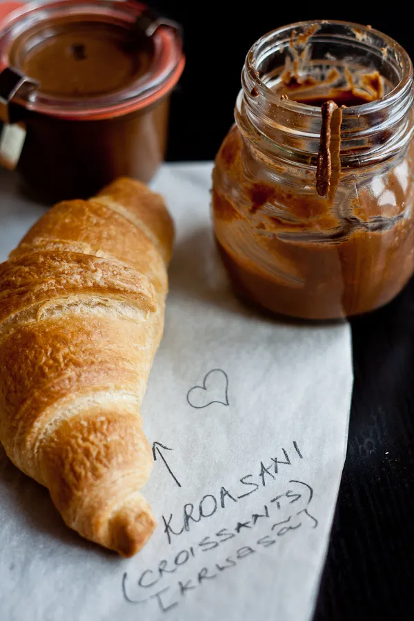 namaz od čokolade i badema, croissant 