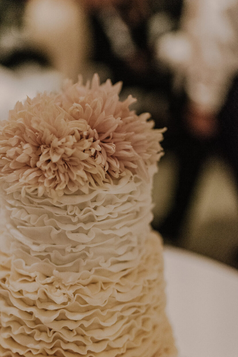 Slatke muke: kako bezbolno riješiti pitanje svadbene torte?