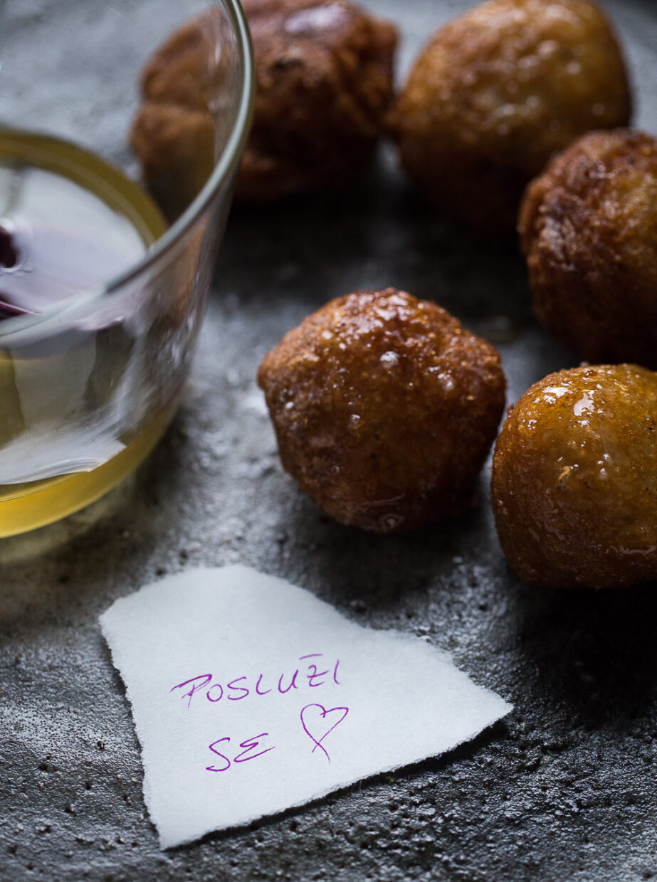 Fritule od ricotte s medom