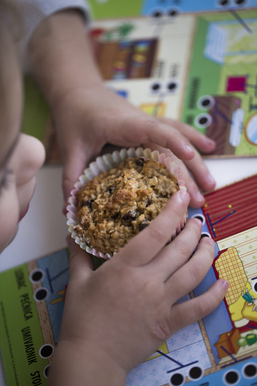 Muffini sa zobenim pahuljicama i čokoladom