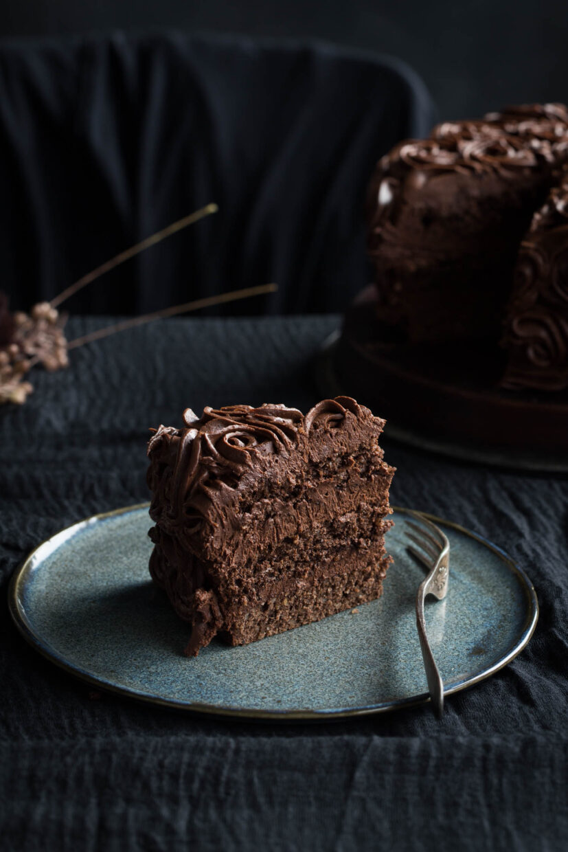 Torta od lješnjaka i čokolade presjek